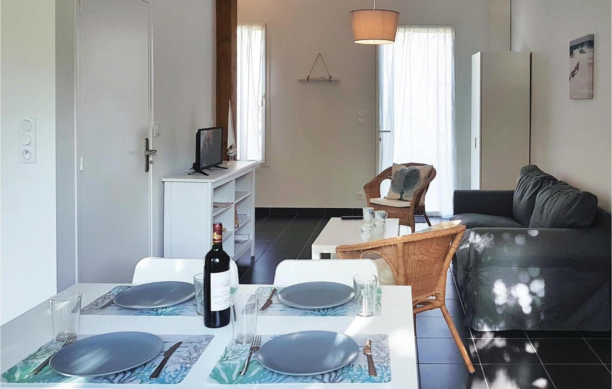 Beautiful Home In Erdeven With Kitchenette Luaran gambar