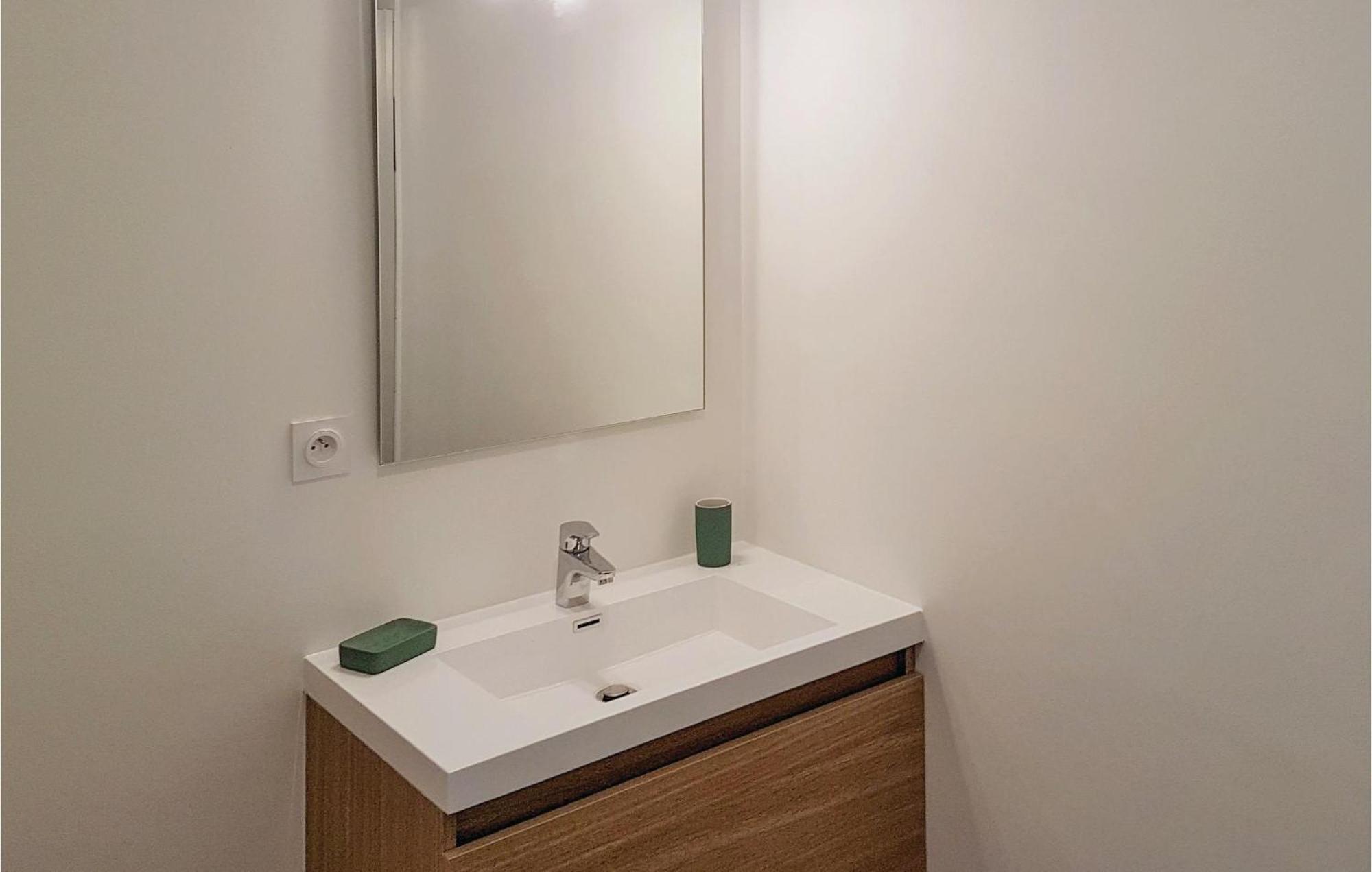 Beautiful Home In Erdeven With Kitchenette Luaran gambar