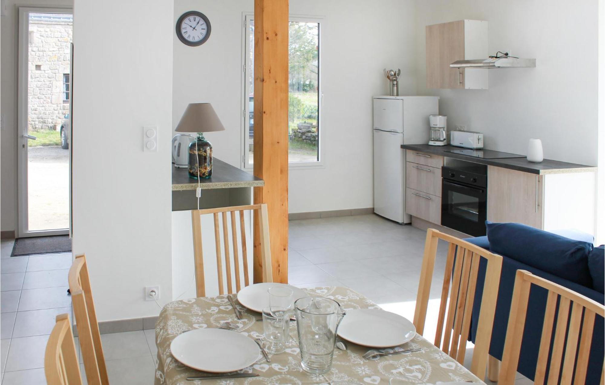 Beautiful Home In Erdeven With Kitchenette Luaran gambar